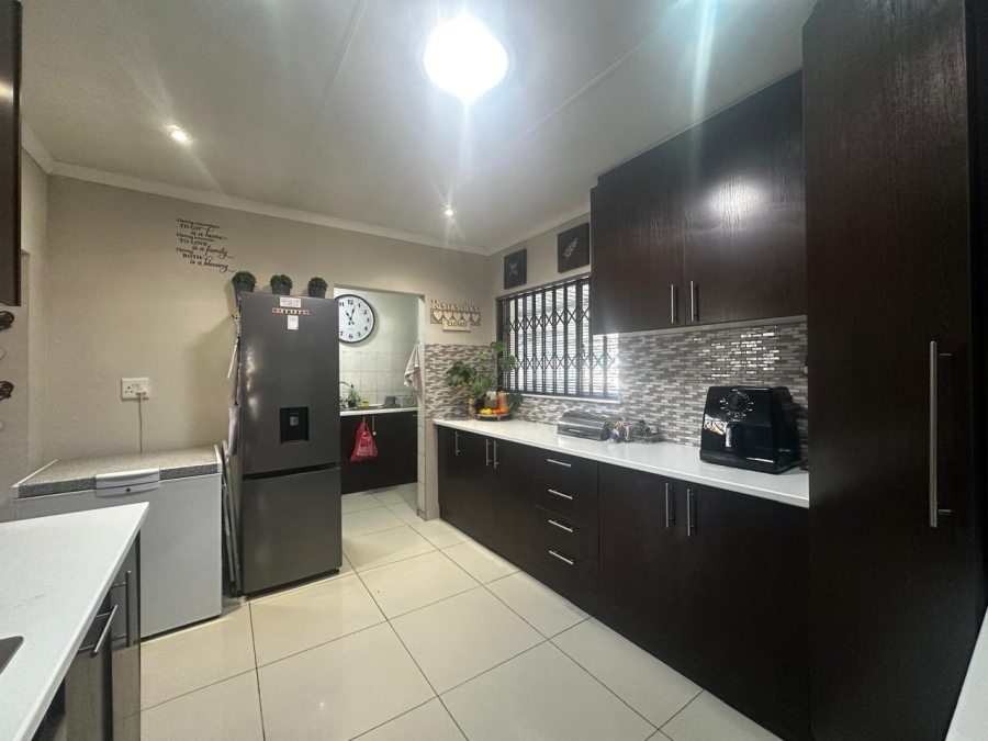 3 Bedroom Property for Sale in Pellissier Free State